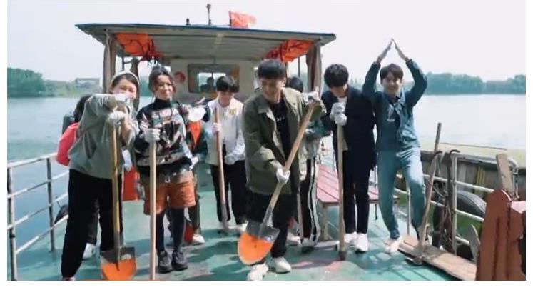 张艺兴|《向往5》下期：蘑菇屋一家翻身成仓库股东，艺兴彭彭太狂了！