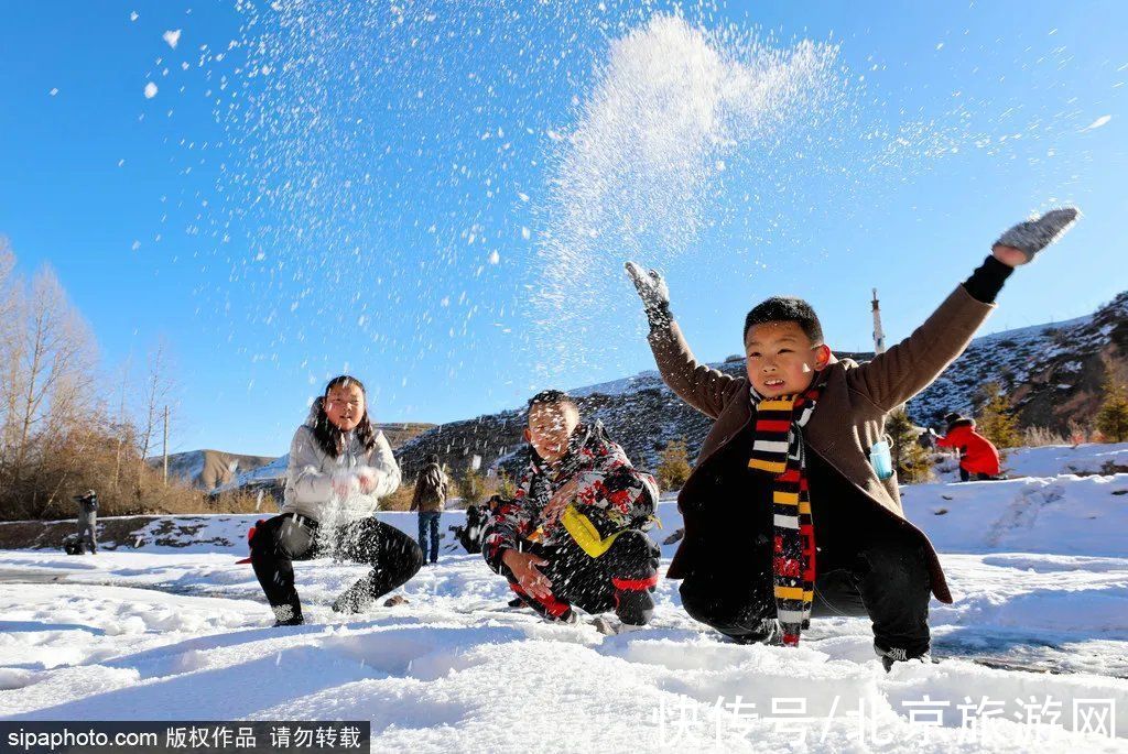 雪场|北京雪场陆续开门迎客，有些班车接送，还能免费教滑雪！