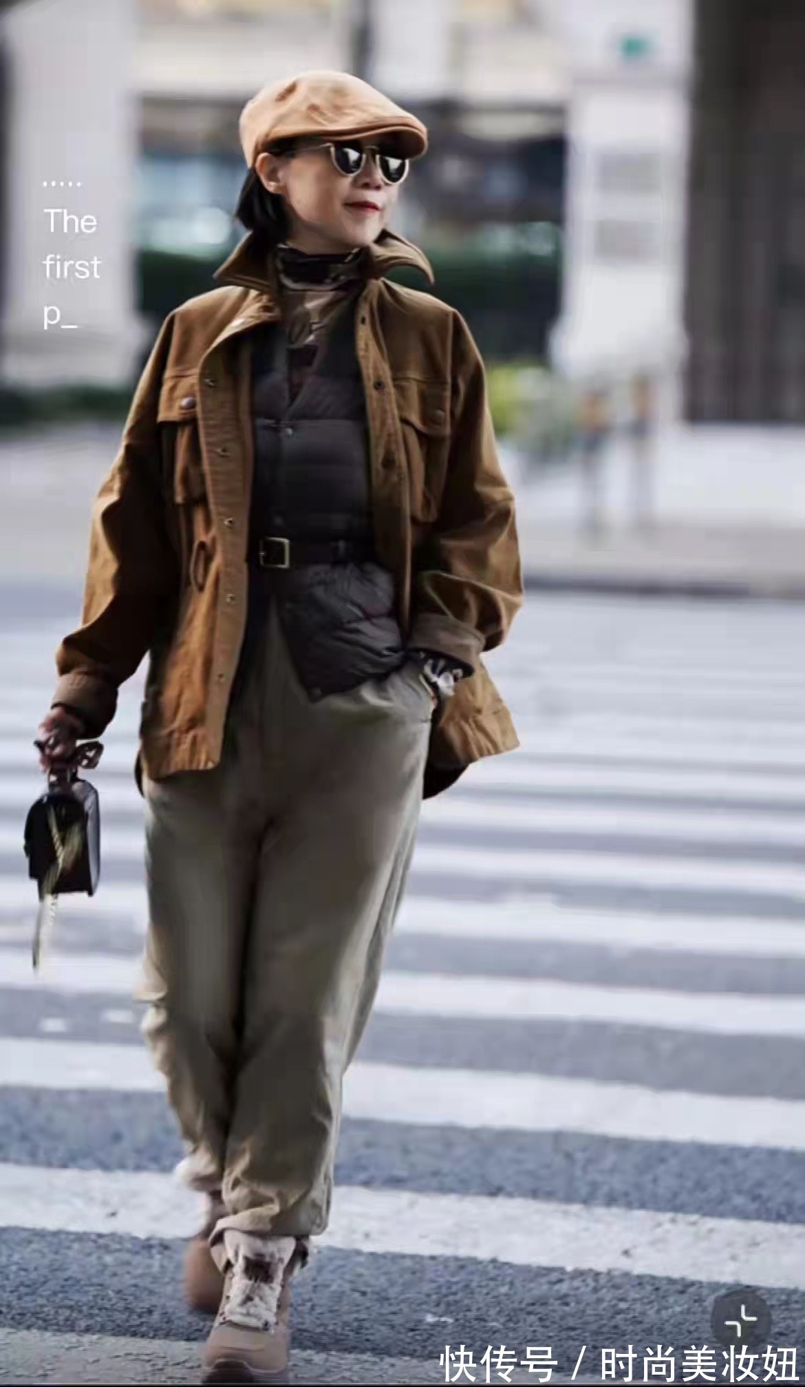 贝雷帽 这位50岁妈妈太会打扮了,比年轻人还会穿,时髦洋气又气质