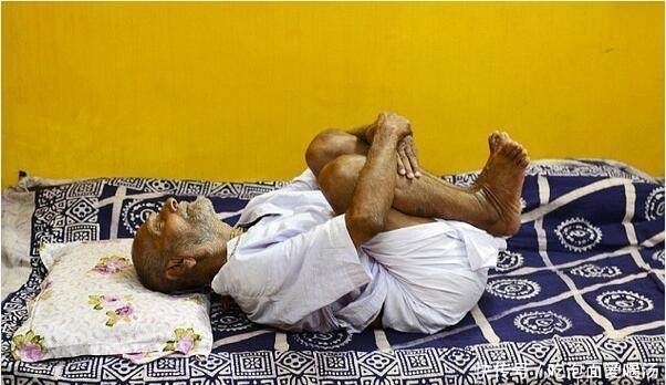 村里|村里老人一百二十岁,只因一生保持童子身,身体都相当硬朗精干!