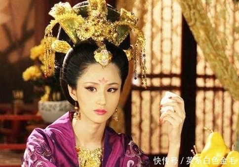 送给|她出生召来凤凰，吓疯皇帝，太上皇被她气死，将皇妃送给无赖