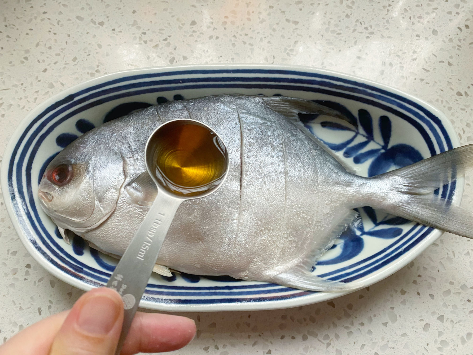  红烧|天冷了孩子迷上吃鱼，不腌渍不红烧，上锅蒸一蒸，美味健康不上火