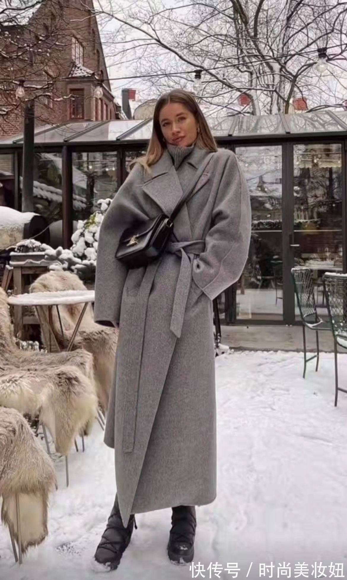 博主|终于找到适合雪地里的大衣穿搭,保暖时髦不说,还超显瘦