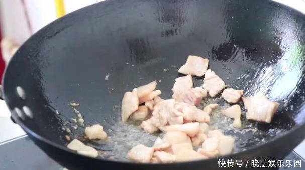 做法|素炒腐竹不好吃,大厨教你炒腐竹的做法,色泽鲜亮,好吃营养高