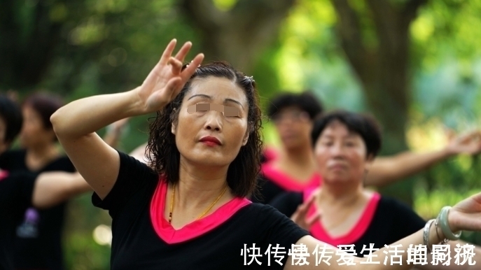 头晕头痛|大妈血脂从6.4降至1.6,医生:2物是血液“净化器”,可敞开吃