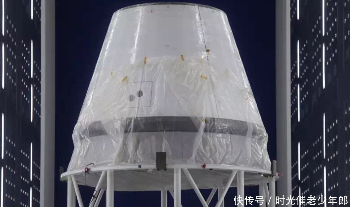 携嫦娥五号大胜之威，航天员何时登月？双重防护载人登月舱亮相