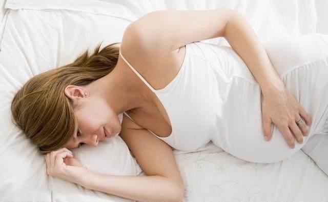 所有人|孕6个月的准妈妈,做四维时发现胎儿畸形,原因给所有人都提了醒