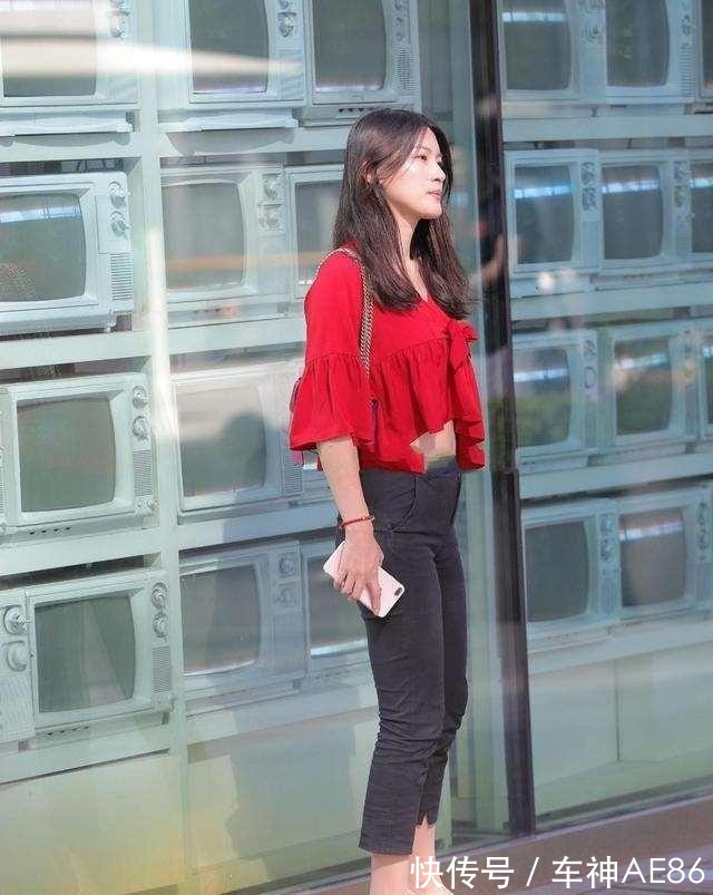 穿搭 率性自然的瑜伽裤穿搭更显非凡品位,休闲百搭又耐看,彰显个性!