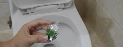 不管马桶有多臭,只需一根火柴,轻松清除马桶异味,都学学吧
