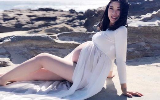 朋友圈|90后孕妈在朋友圈秀“孕妇照”,评论区不堪入目,网友:尺度不小