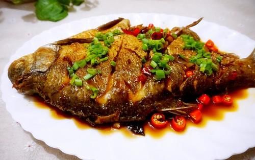 快过年了，来学一道红烧武昌鱼，保证你吃得满意