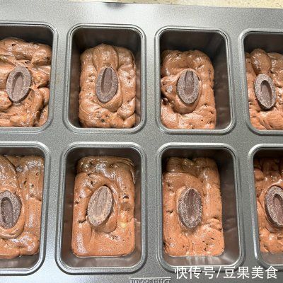 超级简单的香蕉巧克力蛋糕，赶快get起来