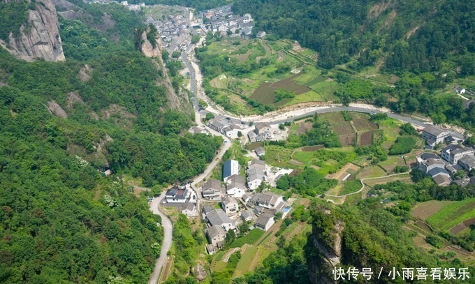 索道|雁荡山的方洞景区最独特最惊险，栈道和吊桥都悬挂在峭壁上