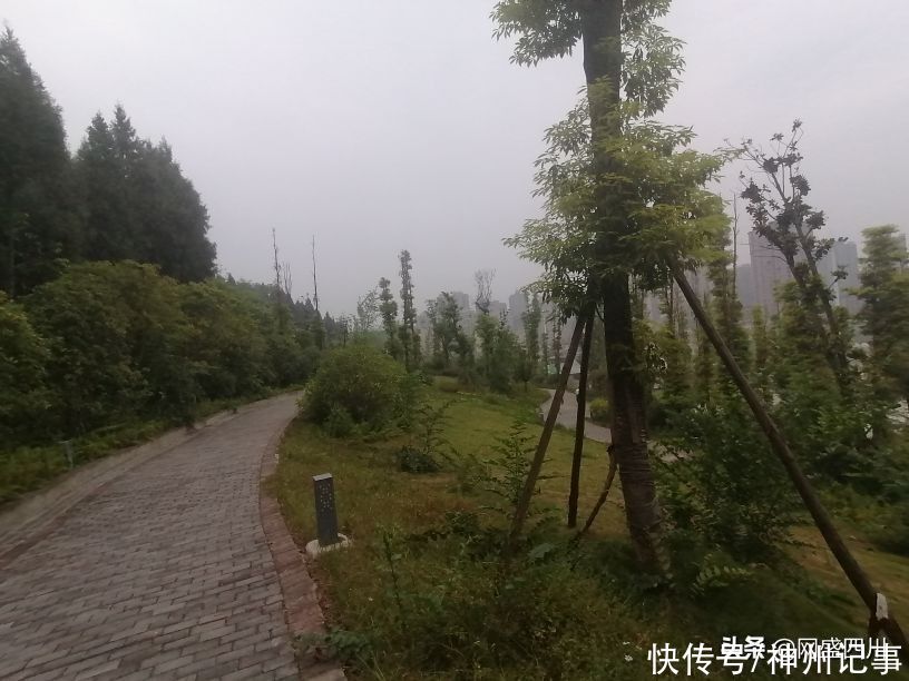 蓬安|逛游百牛赞歌广场，这里风景独好