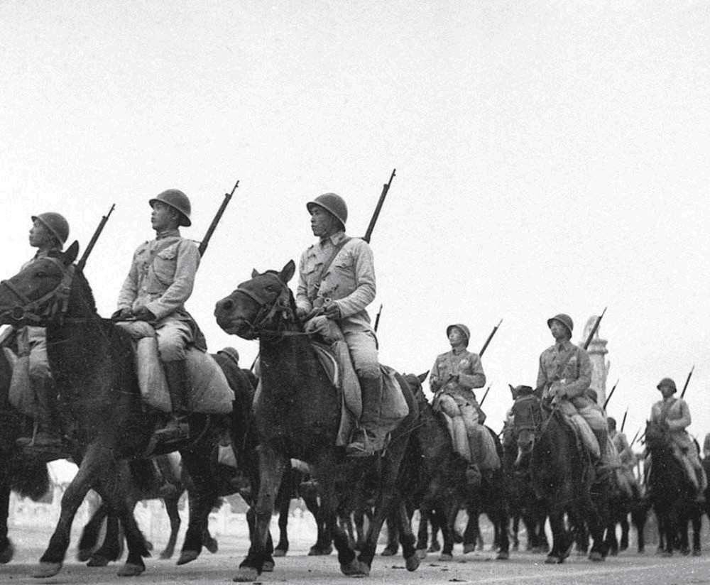 军队|1949年,中国军队拥有70个纵队,那么一个纵队究竟拥有多少兵力?