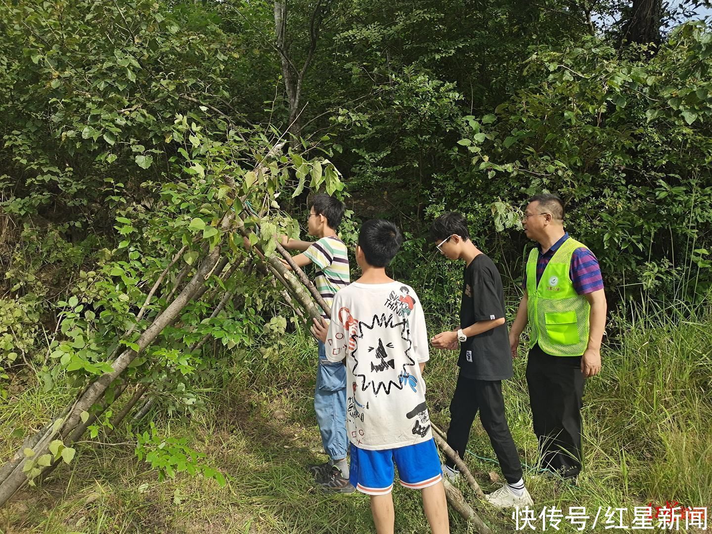 课程|专访网红山区小学校长张平原：我们的学生从未刷过题、补过课，但成绩也不差