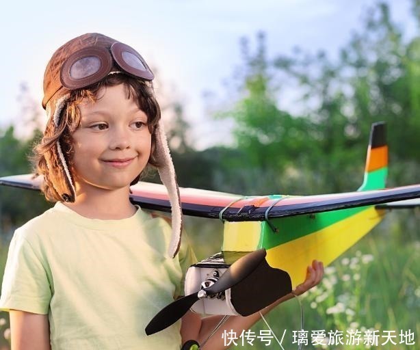 长大|孩子爱出门浪还是宅在家,长大后这些区别很明显,家长多重视些