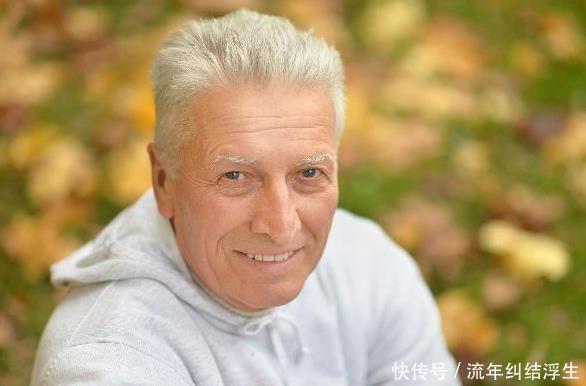  忍不住|加速男性衰老的4大行为，抽烟喝酒不算啥，第1个很多人忍不住