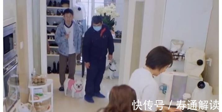 明星在富豪眼中算什么?看看杨迪在宋妍霏家吃的饭就明白了,现实