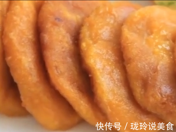 南瓜饼别再用油炸，教你一种新方法，软糯香甜，家人孩子都爱吃