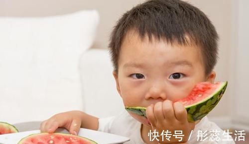 这些事|2岁宝宝有啥发育指标评估?能做到这些事,说明孩子超前发育了