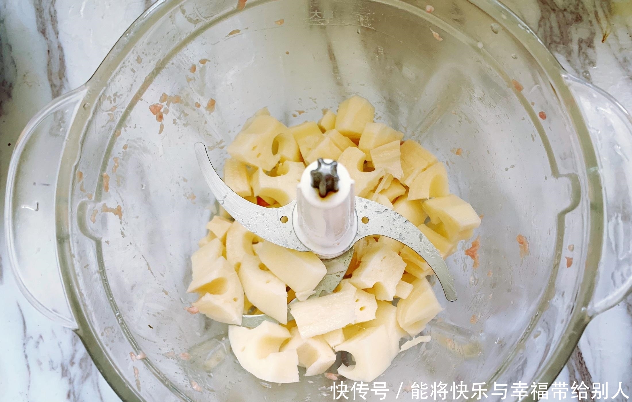 莲藕和肉这么做,不用1滴油,做好之后比藕盒还香,开胃下饭