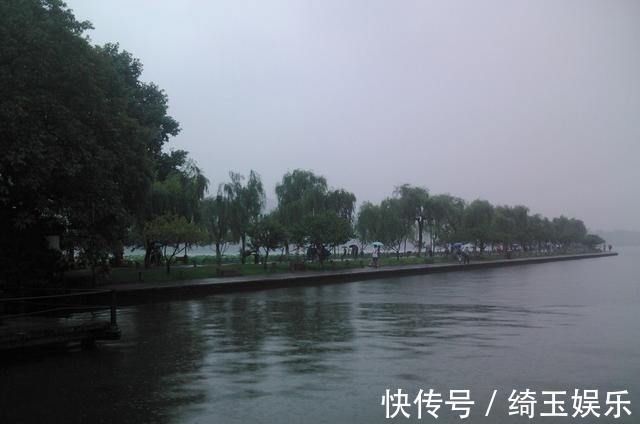 李白!3副对仗很工整的对联,水平有目共睹,千年后还是很香