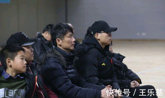 丢冠|王曼昱高兴早了！世乒赛孙颖莎丢冠另有隐情，李隼说了大实话