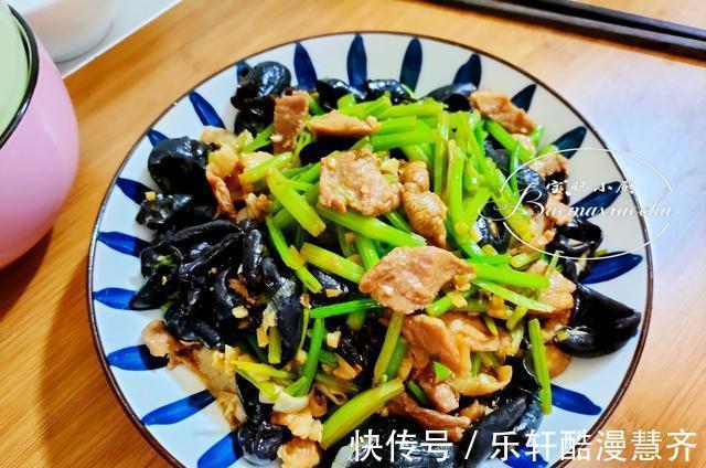 芹菜|女人经期要常吃的菜,营养丰富含铁多,气色红润,好吃又好做