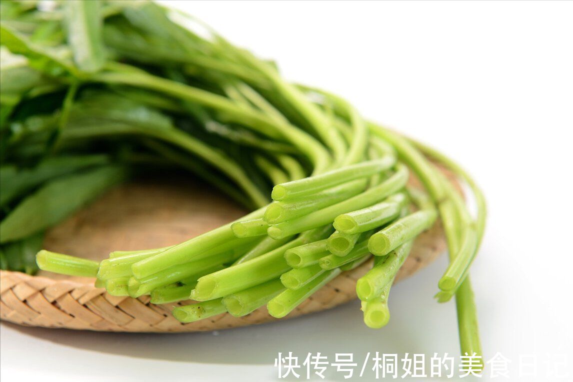 番茄|冬天多吃这碱性蔬菜,4块钱一把,钙比番茄高12倍,爽脆又好吃