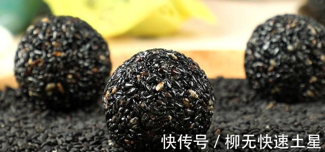 解馋|提醒中老年人花生瓜子要少吃,过年要吃这3种零食,解馋还健康!