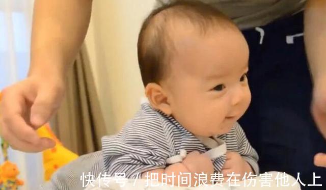 口诀|0-12个月宝宝大动作发育时间表,你家娃达标没新手爸妈收藏