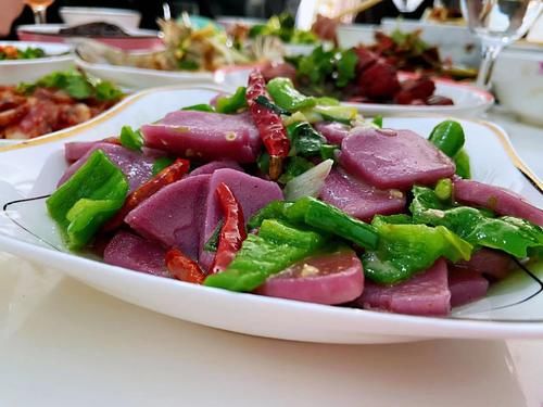 正月初二吃饭更讲究，无论有钱没钱，这4种食物要吃，一年旺到头