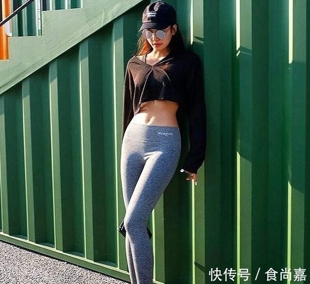 修身打底裤：时尚女神，身材很苗条，特别养眼！