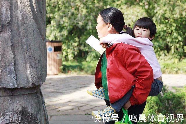 小浩|姥姥把孩子带到3岁,奶奶却想“收网”,好在宝爸是个明白人