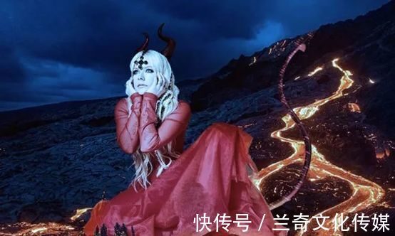 |PS搞笑恶搞:求大神换个比较美的背景