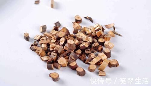 妙用|医圣张仲景黄芪与这两味中药一起泡水喝,主要有3种养生妙用