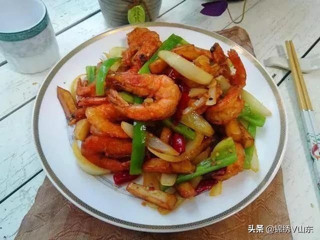 周末，公婆来我家，我做了12道菜，荤素齐全，难得一聚很是开心