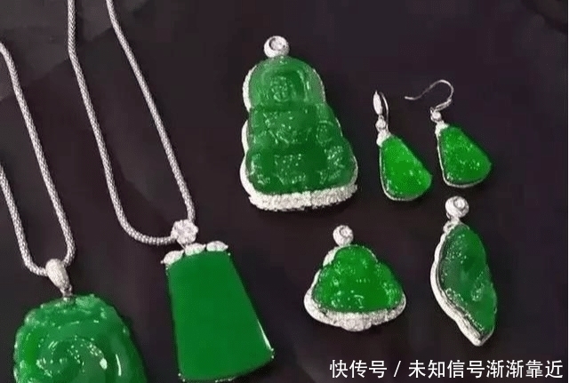 确认过眼神!今年最完美的赌石,1吨重玻璃种帝王绿估价5亿