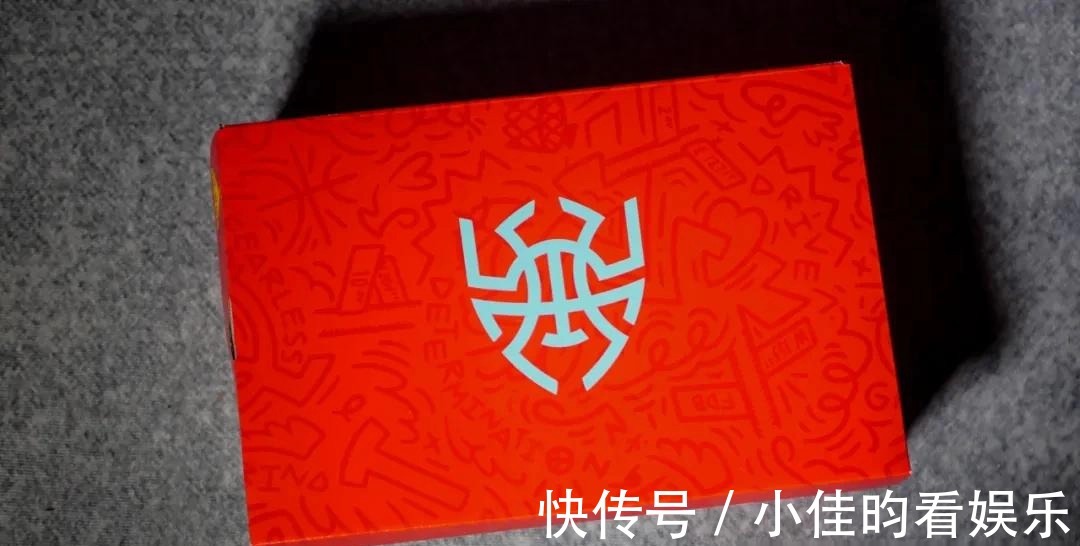 bounce|adidas 米切尔3代开箱：上市即骨折 中底升级成唯一亮点