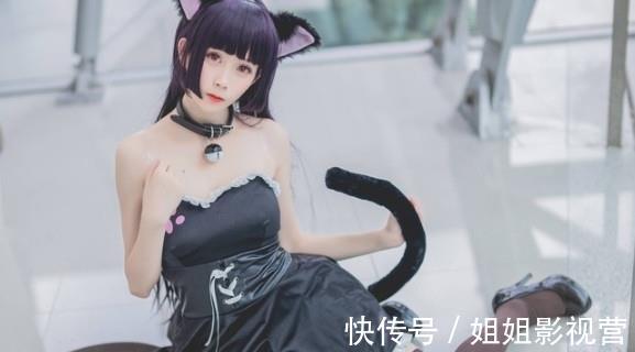小姐姐|00后COS五更琉璃,看到穿的“镜面鞋”,网友:小脚意外漂亮