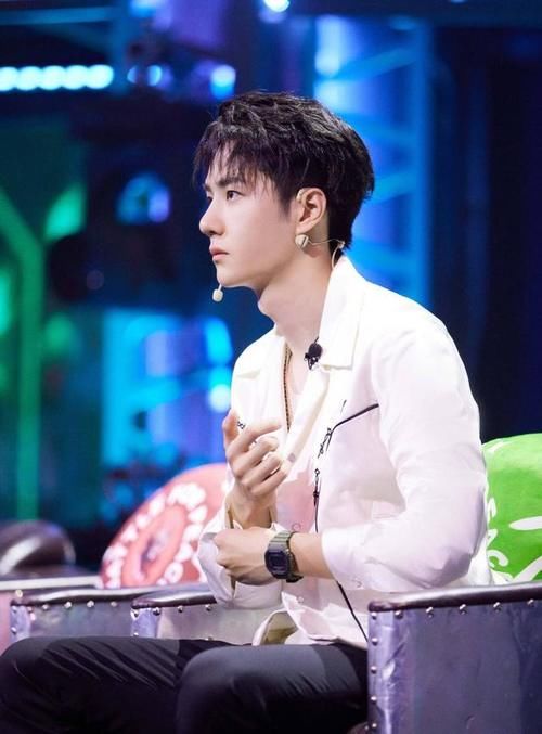 街舞|王一博对街舞的热爱让人钦佩,对手都忍不住叹服,细节拿捏稳稳的