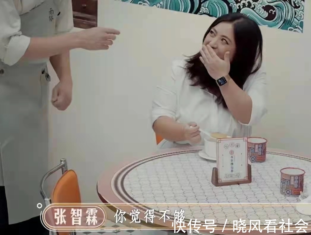 《大湾仔的夜》首播,手忙脚乱,翻车现场引尴尬,收视率竟第一