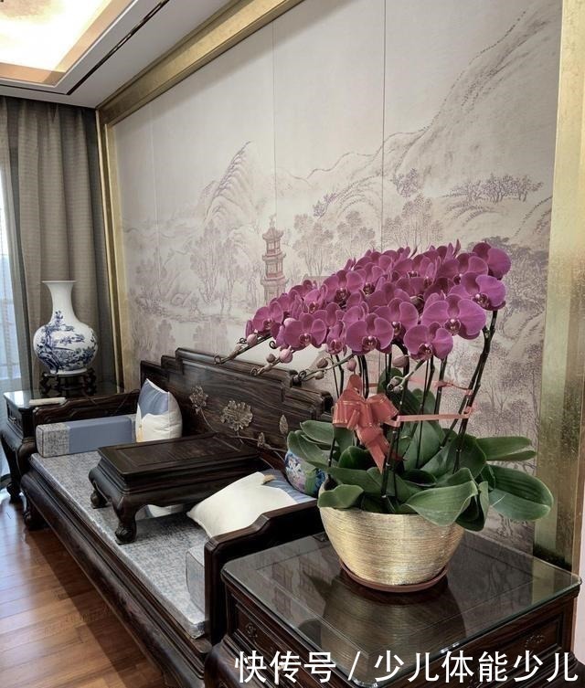 红木|土豪砸下千万,打造第一红木豪宅,一眼看过去都是人民币!