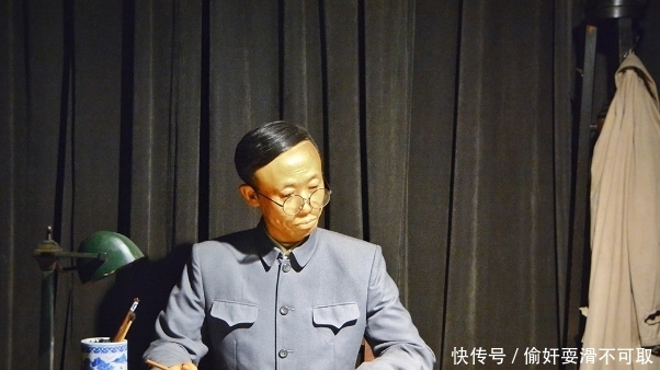 踏入|晚年溥仪携妻子游故宫,迎面遇见一白发老头,从此不再踏入故宫!