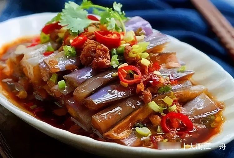 小米辣|蒸茄子，切记不要直接上锅蒸，多加1步，鲜嫩入味不变色，真解馋