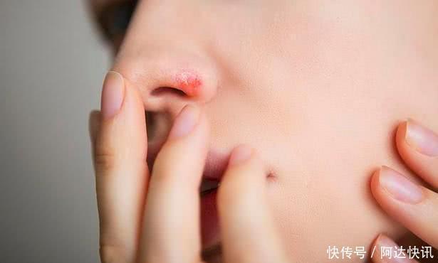 排便时，大便经常“前头干硬，后边软粘”，可能是3种病找上门了