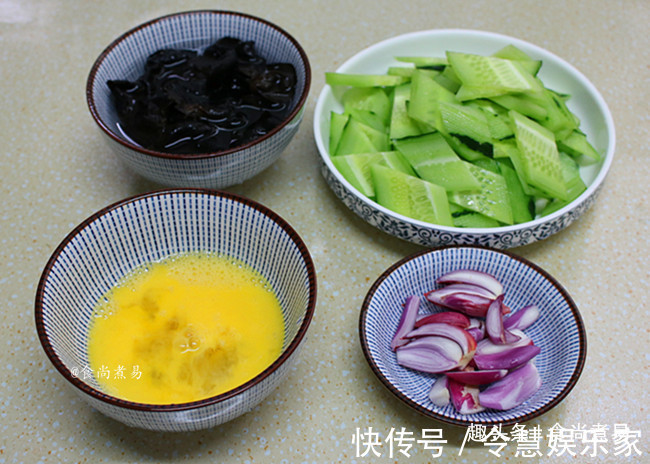 肌肤|此菜，我家每周吃两顿，雷打不动，营养水分足，低脂美容嫩肌肤