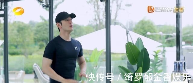 黄晓明减肥只吃一根面,遭宁静当众训斥太作,倚老卖老真的没必要