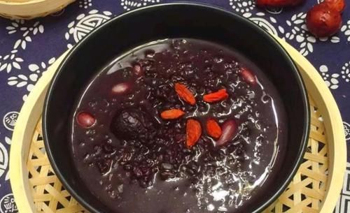 补血|女人多喝这碗“补血养颜粥”,气色好,更漂亮,尤其贫血要多喝